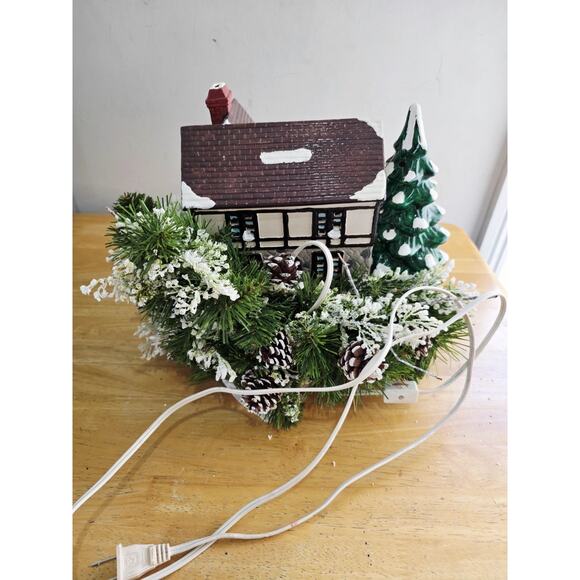 Yuletide Snow Hamlet Lighted Village House “Tudor centerpiece”- 1988 - Picture 6 of 10